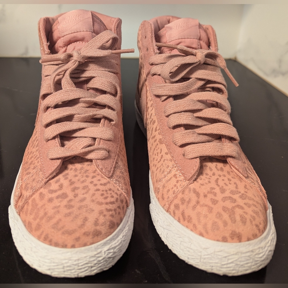 NIKE Blazer Mid SE Big Kid Size 6.5 (No Size Tag) MSRP $120 Like New - Picture 4 of 12